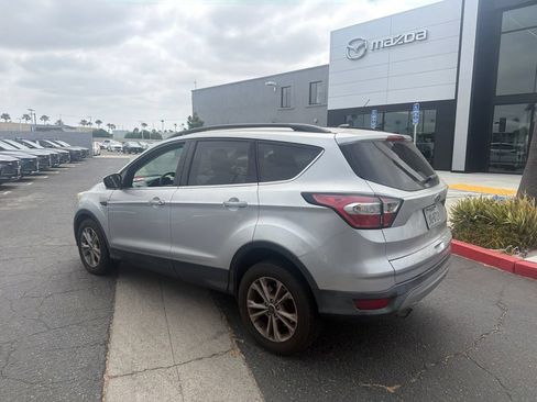 Used 2018 Ford Escape SE FWD image 9