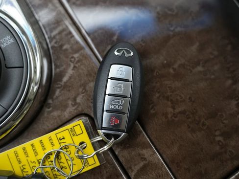 Used 2012 INFINITI QX56 4WD w/ Deluxe Touring Pkg image 70