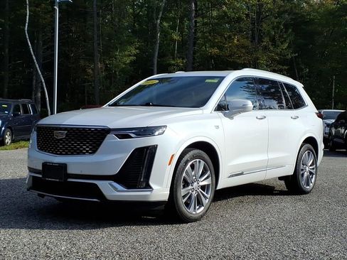 Used 2024 Cadillac XT6 Premium Luxury image 12