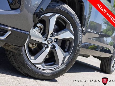 Used 2022 Toyota RAV4 SE w/ Weather & Moonroof Package AWD/4WD image 11