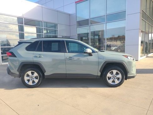 Used 2020 Toyota RAV4 XLE image 8