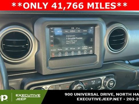Used 2021 Jeep Gladiator Willys image 15