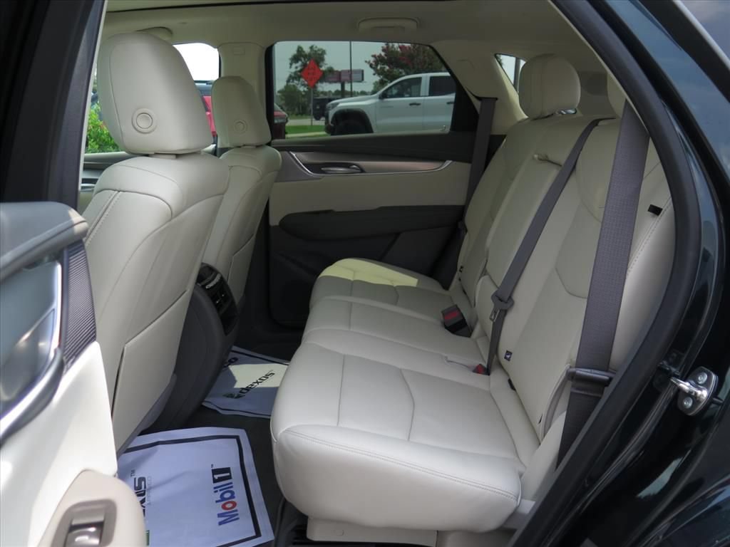 New 2026 Cadillac XT5 Premium Luxury w/ LPO, ONYX Package FWD image 24