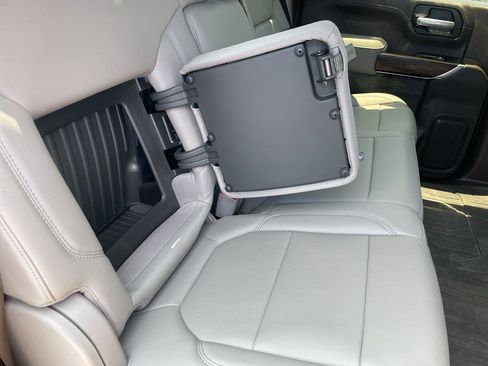 Used 2020 GMC Sierra 1500 SLT image 17