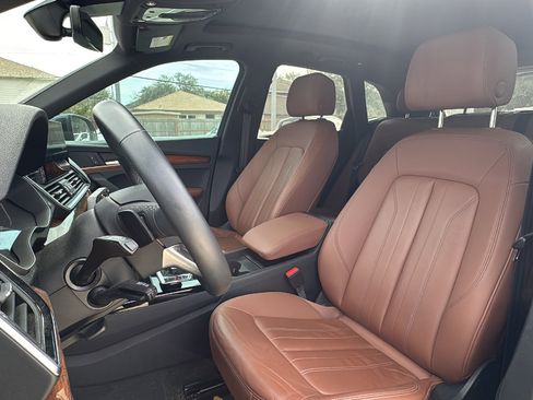 Used 2023 Audi Q5 2.0T Premium w/ Convenience Package image 14