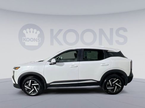 Used 2025 Nissan Kicks SV image 2