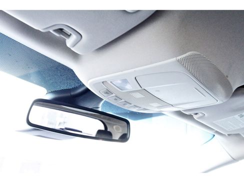 Used 2019 Ford Edge Titanium image 25