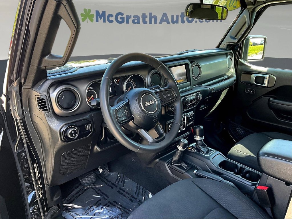 Used 2023 Jeep Gladiator Sport AWD/4WD image 17