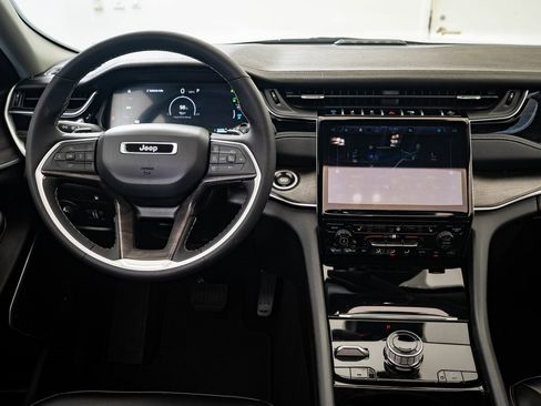 Used 2023 Jeep Grand Cherokee 4WD 4xe image 32