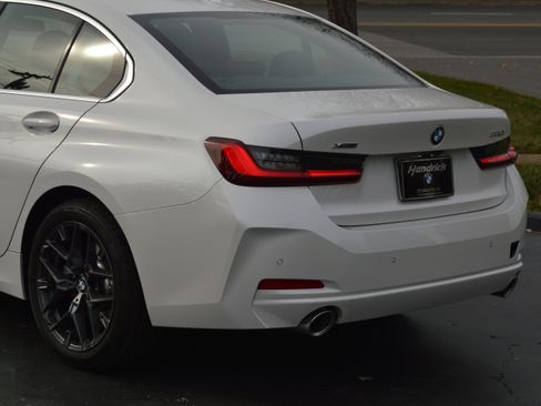 Certified 2025 BMW 330i xDrive Sedan w/ Convenience Package AWD/4WD image 2