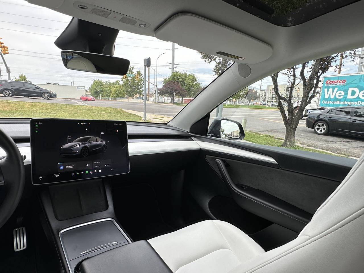 Used 2025 Tesla Model Y Performance AWD/4WD image 33