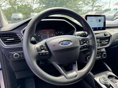 Used 2022 Ford Escape SE FWD image 11