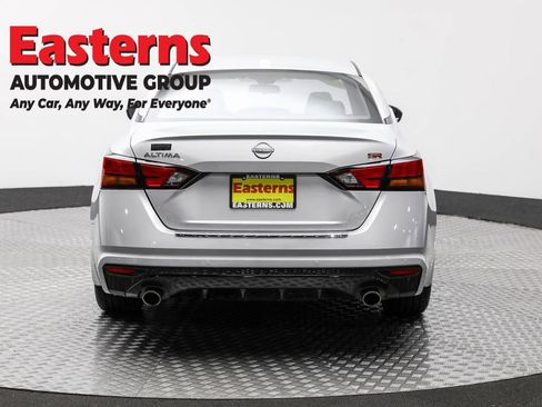 Used 2023 Nissan Altima 2.5 SR FWD image 6