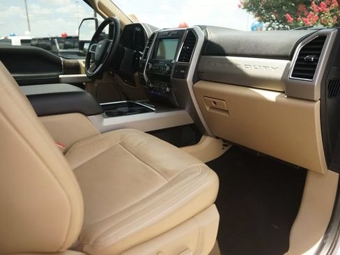 Used 2018 Ford F250 Lariat w/ Lariat Ultimate Package AWD/4WD image 17