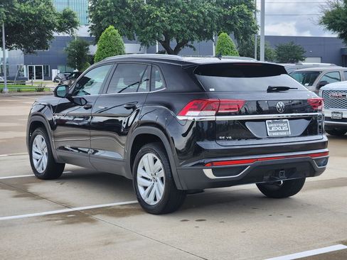 Used 2020 Volkswagen Atlas Cross Sport SE w/ Panoramic Sunroof Package FWD image 5