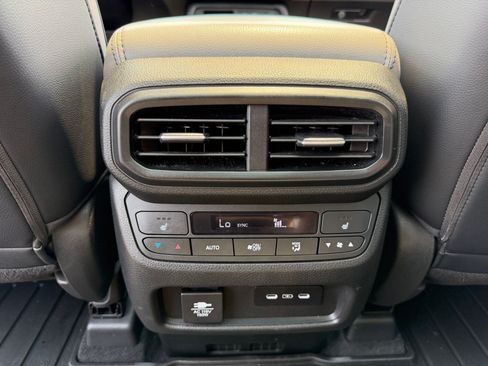 Used 2025 Honda Pilot Elite image 26