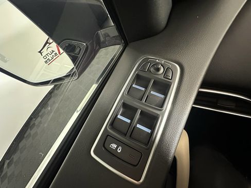 Used 2020 Jaguar F-PACE Premium image 45