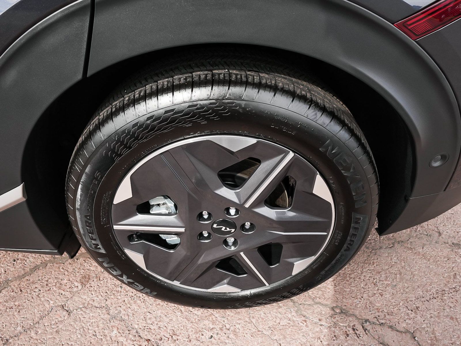 Used 2025 Kia EV6 Light w/ Light LR Technology Package AWD/4WD image 9