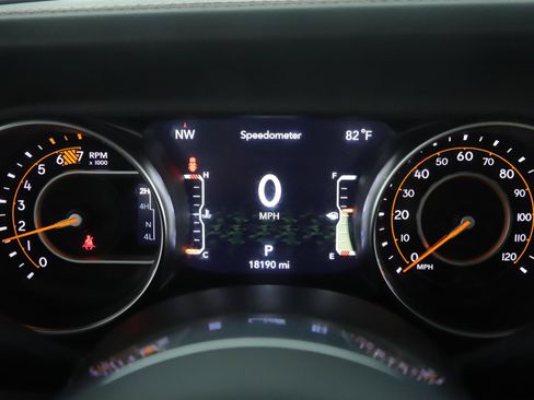 Used 2023 Jeep Wrangler Unlimited Sahara AWD/4WD image 11