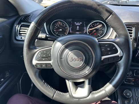 Used 2019 Jeep Compass Altitude image 16