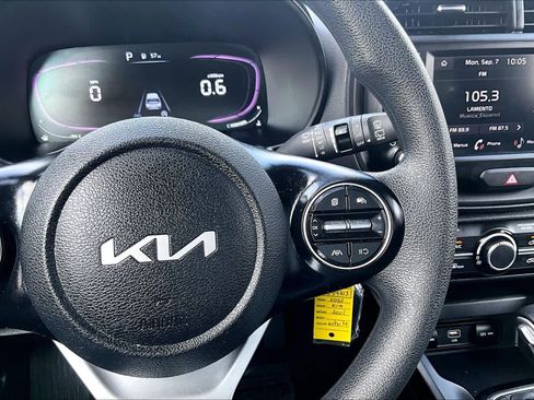 Used 2023 Kia Soul LX FWD image 23