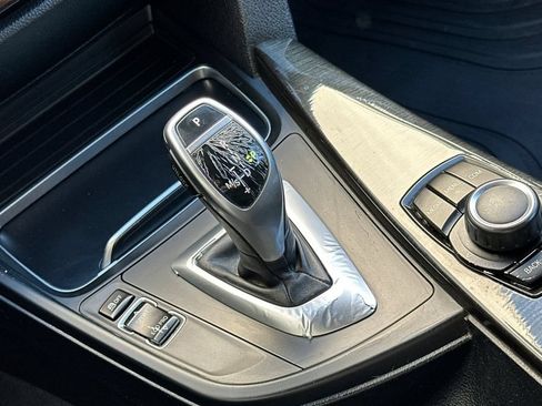 Used 2018 BMW 330i Sedan RWD image 22