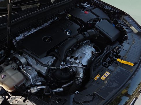 Certified 2023 Mercedes-Benz GLB 250 image 20