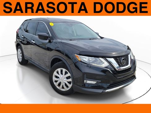 Used 2020 Nissan Rogue S FWD image 1