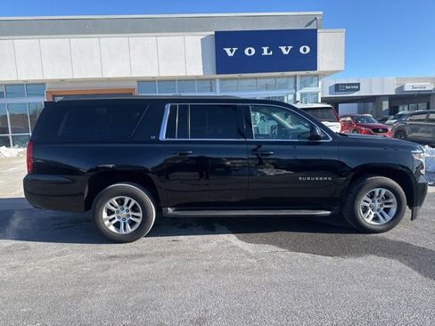 Used 2017 Chevrolet Suburban LT image 6