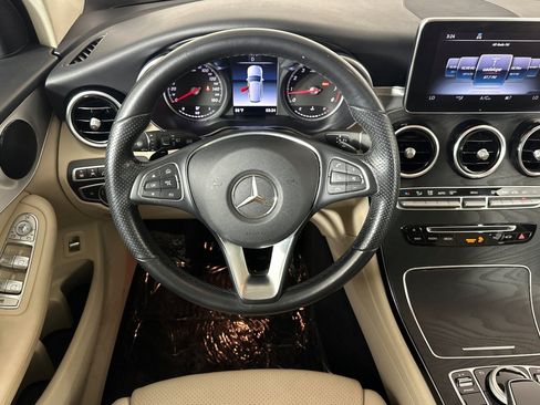 Used 2019 Mercedes-Benz GLC 300 image 13