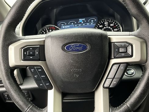 Used 2015 Ford F150 Lariat w/ Equipment Group 502A Luxury AWD/4WD image 16