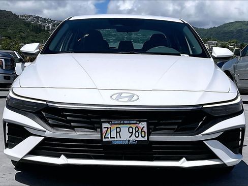 Used 2024 Hyundai Elantra SEL FWD image 6