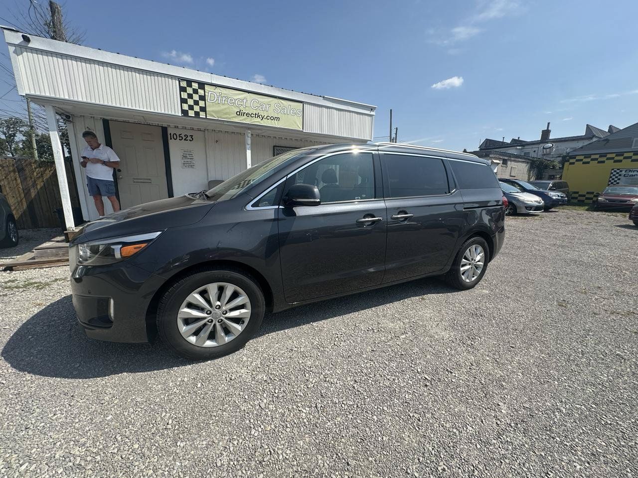 Used 2017 Kia Sedona EX FWD image 1
