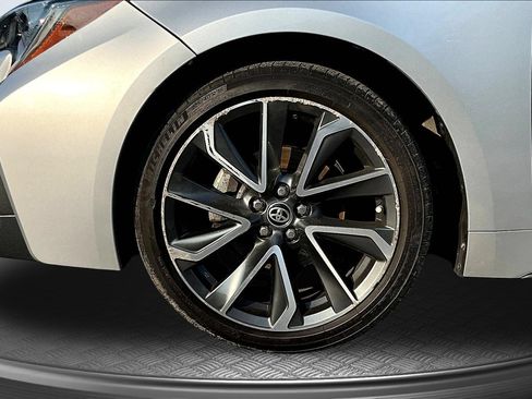 Used 2021 Toyota Corolla SE w/ SE Premium Package FWD image 32