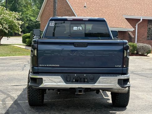 Used 2020 Chevrolet Silverado 2500 LTZ w/ LTZ Convenience Package AWD/4WD image 4
