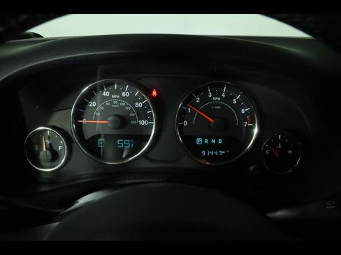 Used 2017 Jeep Wrangler Unlimited Sahara w/ Connectivity Group AWD/4WD image 12