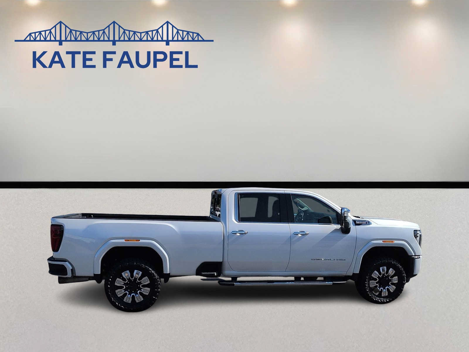Used 2025 GMC Sierra 3500 Denali w/ Denali Reserve Package AWD/4WD image 8