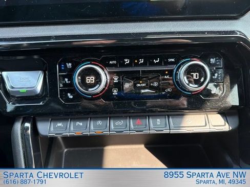 Used 2023 GMC Sierra 1500 AT4 w/ Technology Package AWD/4WD image 28