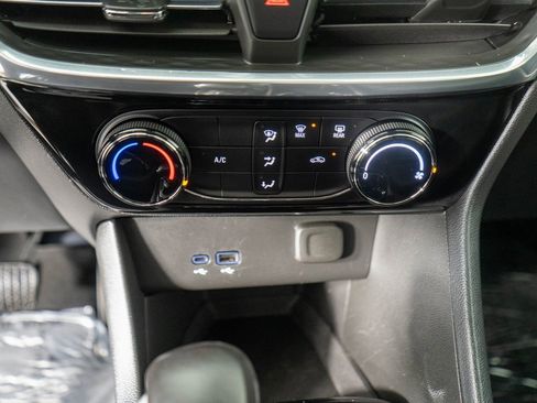 Used 2024 Buick Encore GX Sport Touring image 19