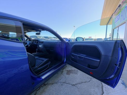 Used 2009 Dodge Challenger R/T image 16