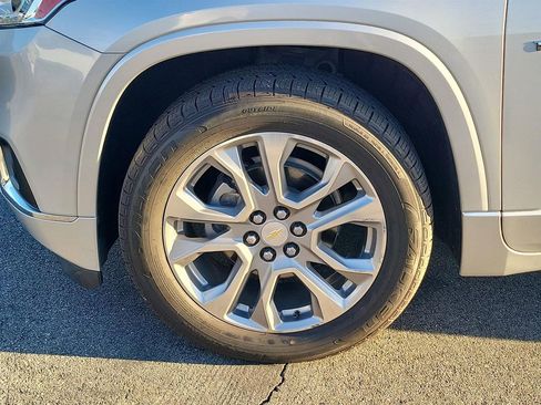 Used 2019 Chevrolet Traverse Premier w/ Driver Confidence II Package image 25