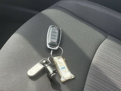 Used 2025 Nissan Sentra SV FWD image 18
