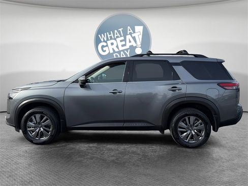 Used 2025 Nissan Pathfinder SV w/ Cargo Package image 7