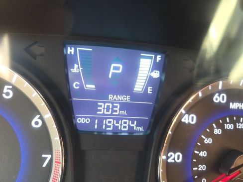 Used 2014 Hyundai Accent GLS FWD image 18
