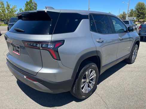 Used 2025 Chevrolet Equinox LT FWD image 5