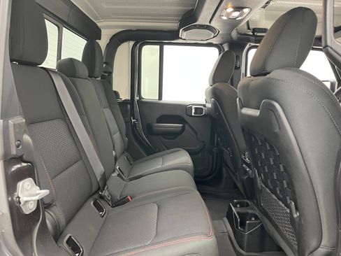Used 2021 Jeep Gladiator Rubicon AWD/4WD image 34