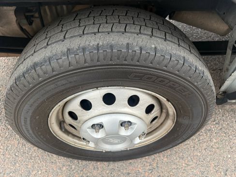 Used 2023 Ford Transit 350 XL image 36