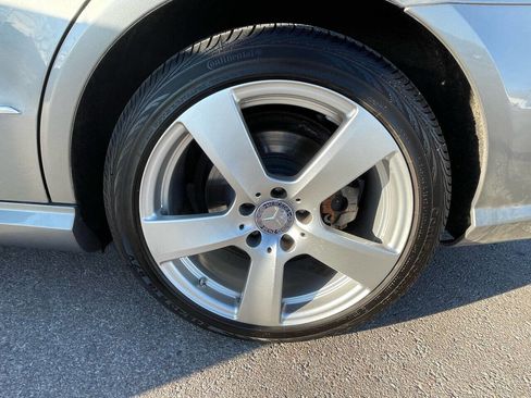 Used 2011 Mercedes-Benz E 350 4MATIC Sedan image 10