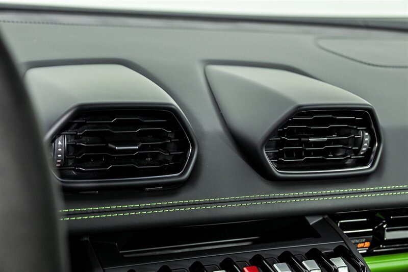 Used 2021 Lamborghini Huracan EVO RWD image 42