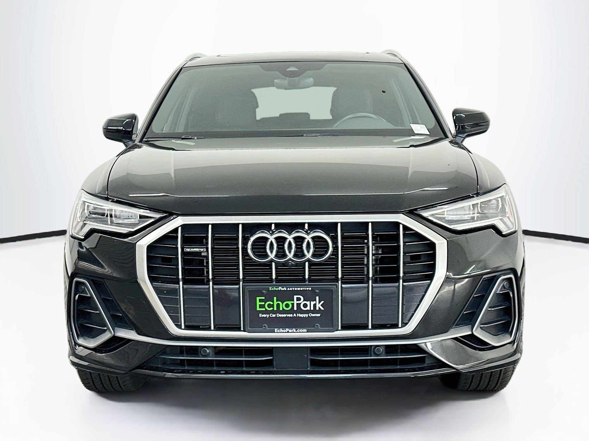 Used 2023 Audi Q3 2.0T Premium Plus w/ Premium Plus Package AWD/4WD image 2